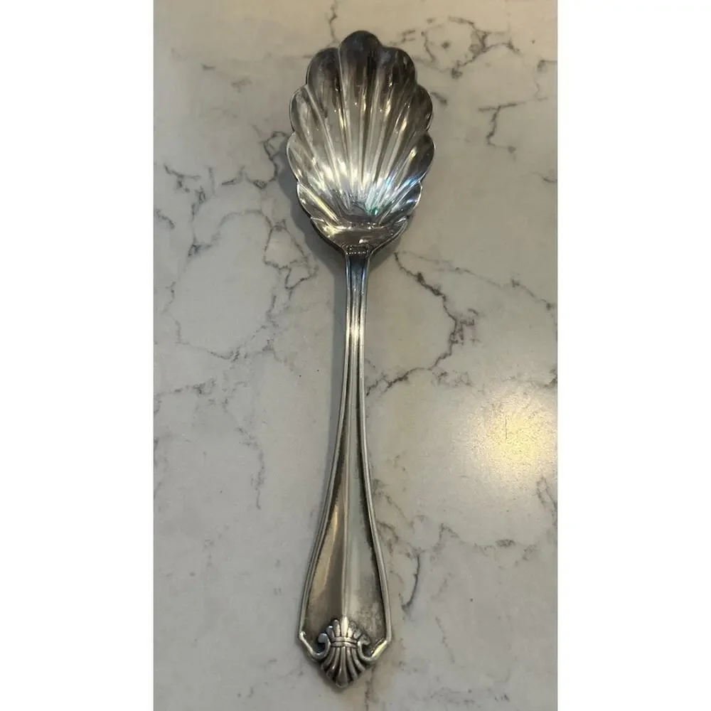 Vtg‎ Oneida Rogers 1811 King James Silver plate Shell Sugar Spoon
